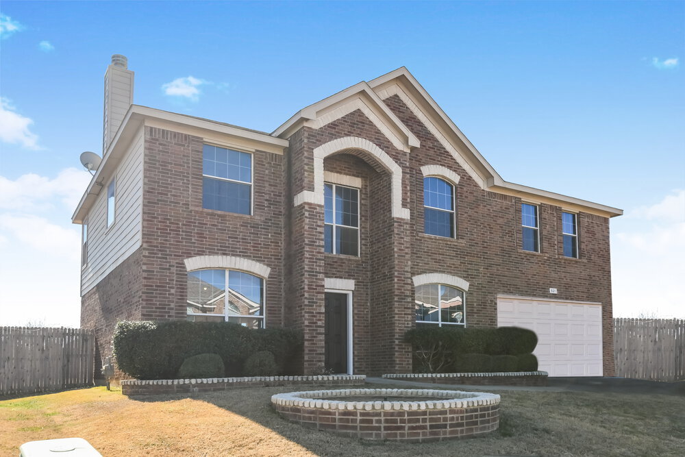 Photo - 521 Roundrock Ln
