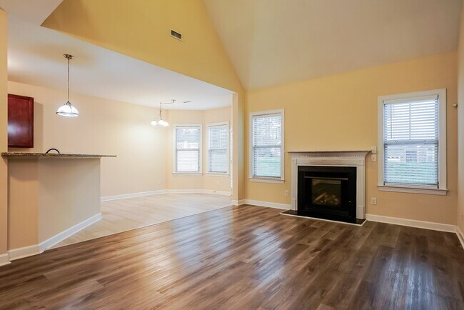 Photo - 805 New Charleston Dr