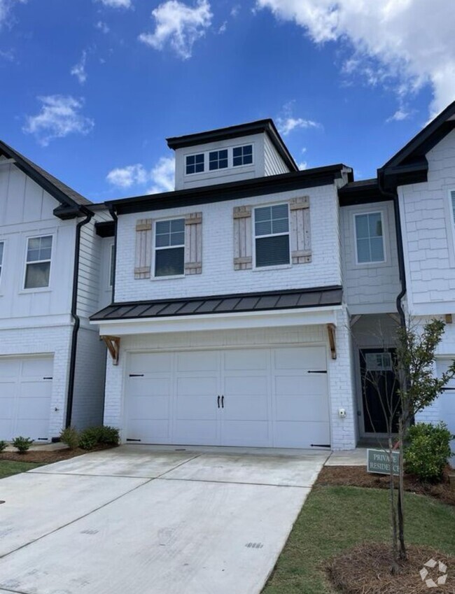 Building Photo - Lovely newer construction home in The Town...