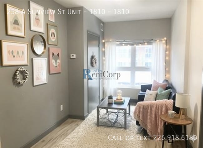 Building Photo - 258A Sunview St