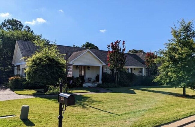 Photo - 274 Logan Lee Loop