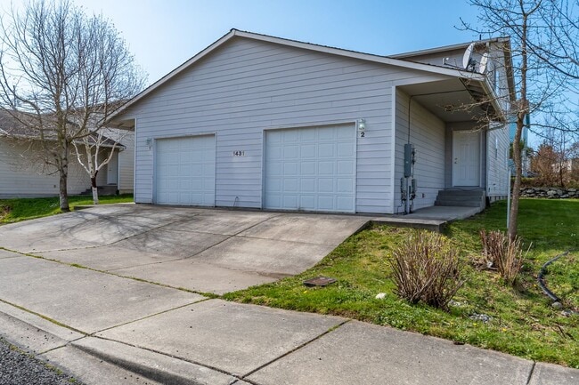 Building Photo - 1245-1431 NW Falls Creek Lp Unit #1