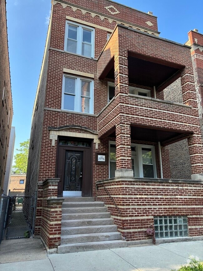 Building Photo - 2630 W Iowa St Rental