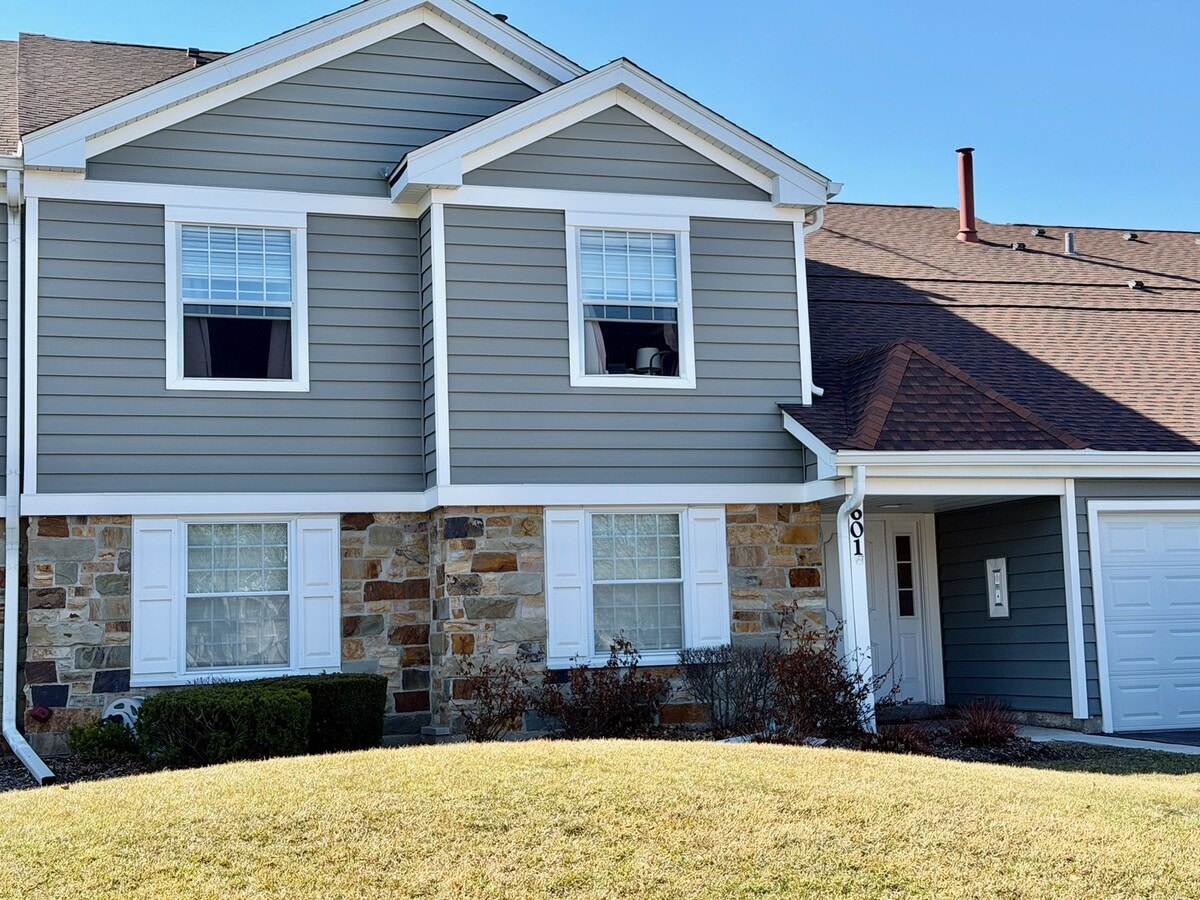 Photo - 601 Eastview Ct Unit V1