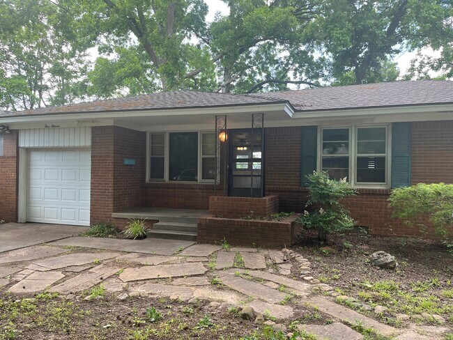 Photo - 511 Fleetwood Dr