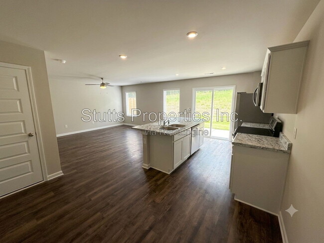 Photo - 4137 Hudson Ct SW