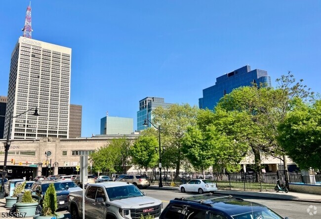 Building Photo - 384 Market St Unit 3-L Rental