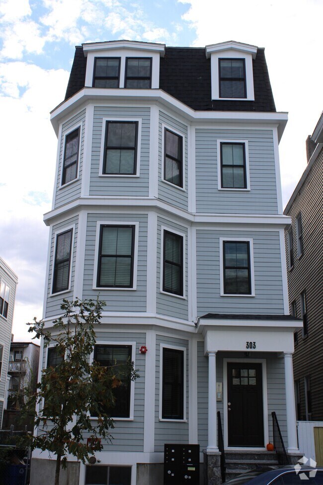 Building Photo - 303 Maverick St Unit 4 Rental