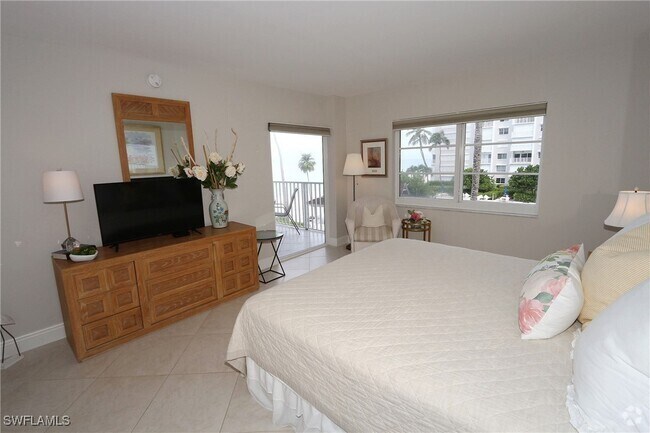 Building Photo - 3443 Gulf Shore Blvd N Unit 314 Rental