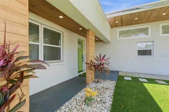 Photo - 3916 W Iowa Ave