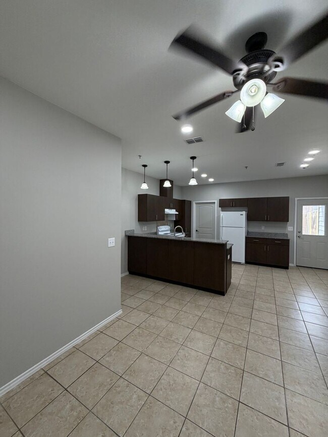 Photo - 306 S 25th St Unidad C-18