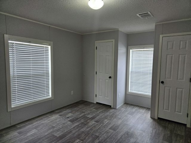 Photo - 210 Birch Ln