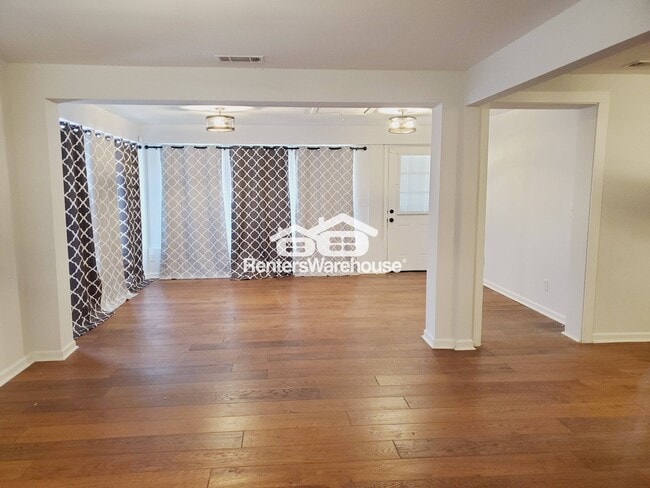 Photo - 1290 Chapel Dr