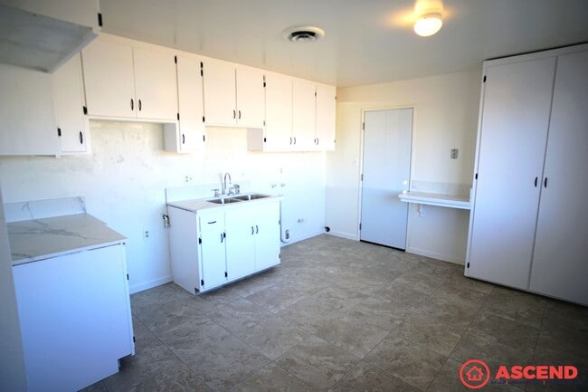 Photo - 209 E Warren Ave Unit #B