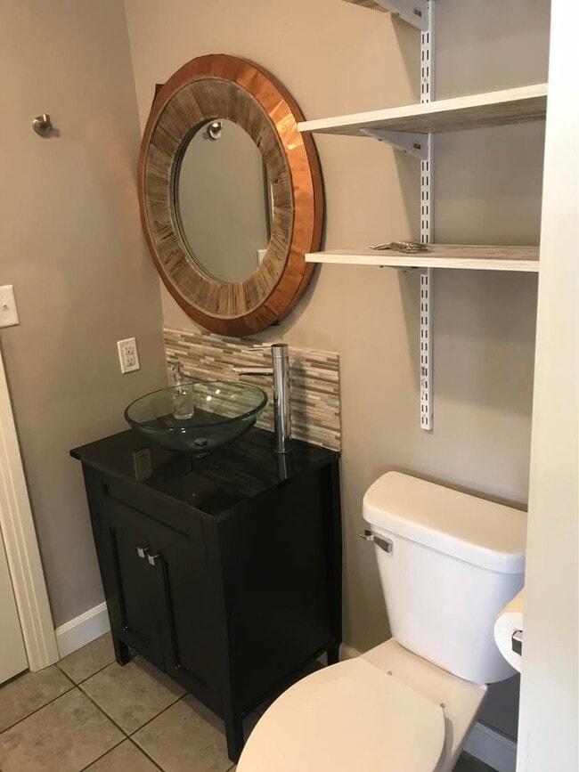 Photo - 406 Howard St