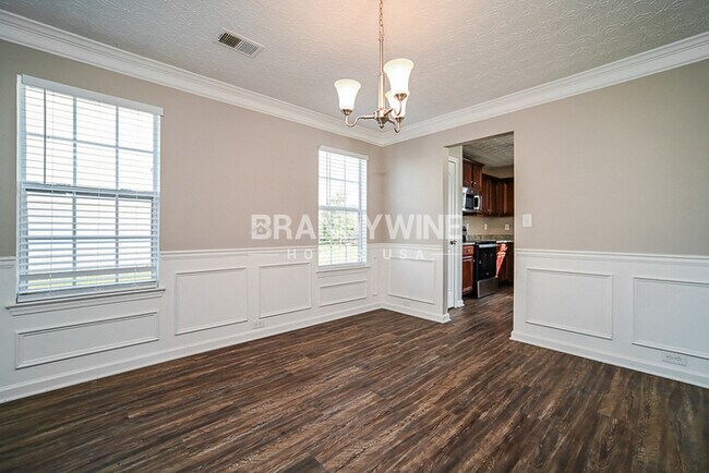 Photo - 801 Lake Chase