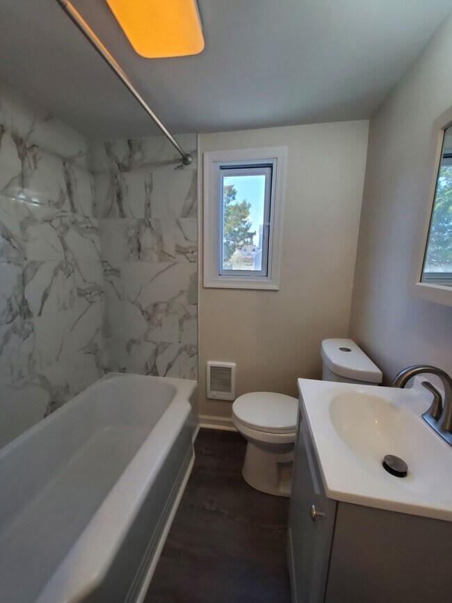 Photo - 420 N 4th St Unit 3