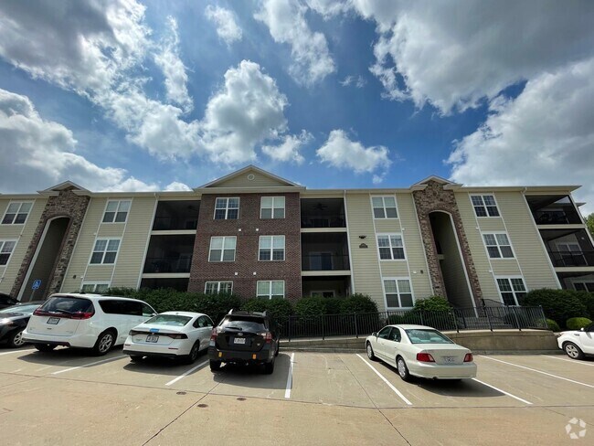 Building Photo - 2 bed/ 2 bath Unit #207 Rental
