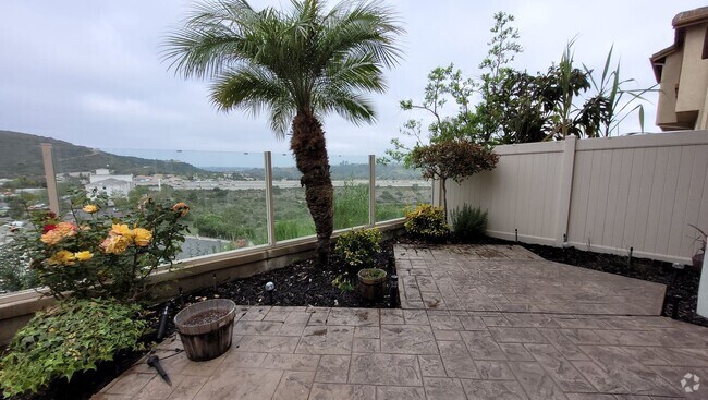 Building Photo - Scripps Townhome with private patio and vi...