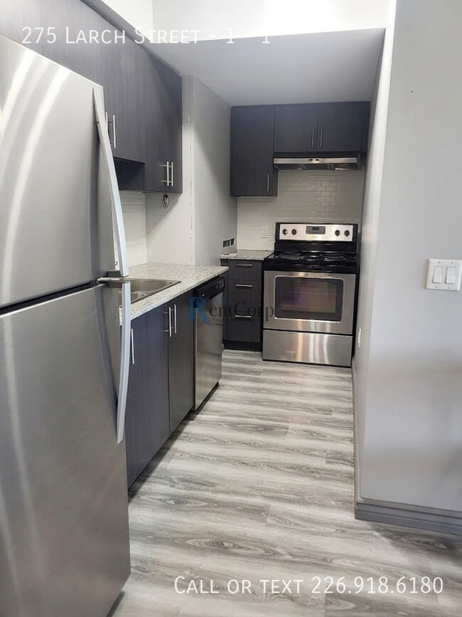 Photo - 275 Larch St