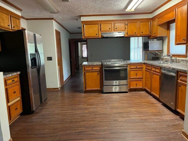 Photo - Charming 3 bedroom house in great shape