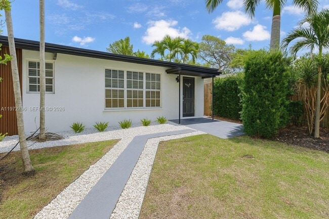 Building Photo - 1399 NE 38th St