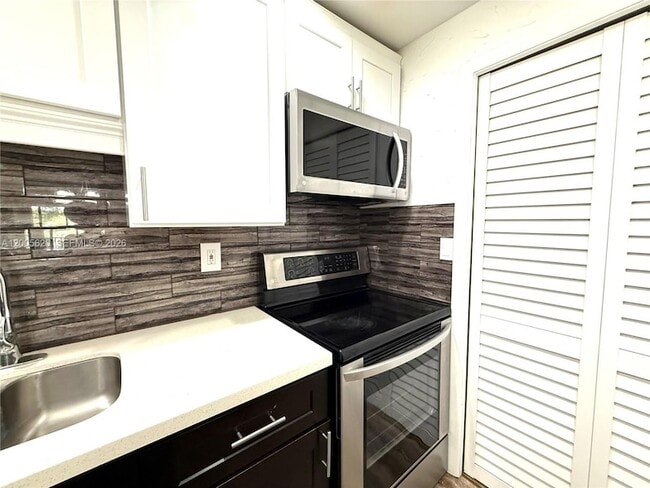 Photo - 230 Lakeview Dr Unit 307