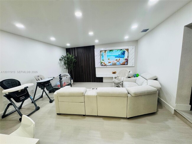 Photo - 75 SW 18th Ave