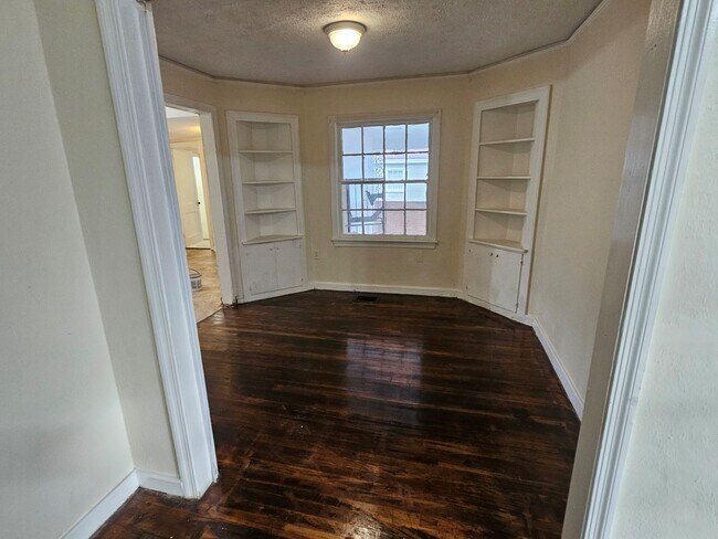 Photo - 4627 Estelle Dr