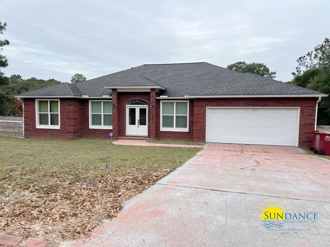 Building Photo - Beautiful Lake View 3 Bedroom Home in Crestview!