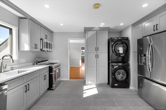 Photo - 88 Horton St Unidad 2ND Floor