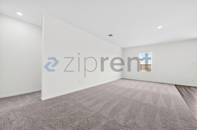 Photo - 1317 Kennedy Rd