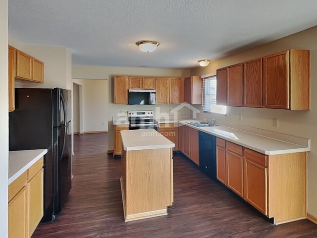 Photo - 395 Belfair Dr