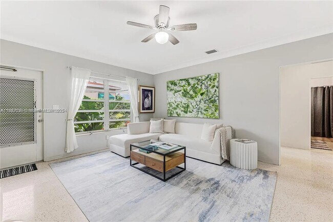 Photo - 260 SW 31st Ct Unit 1