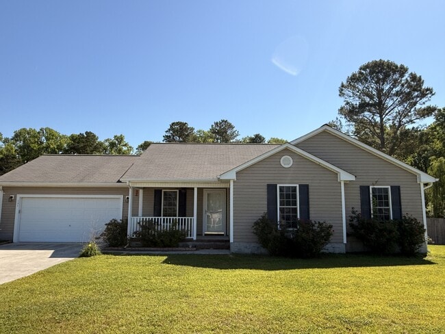 Building Photo - 121 Laredo Dr