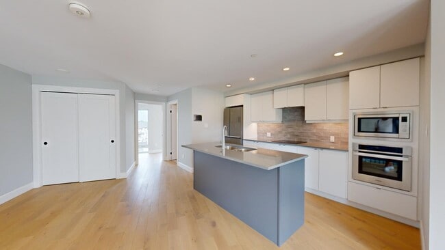Photo - LUXURIOUS 2BD-2BATHROOM CONDO TOWNHOME AT EVE PARK Unité 116A
