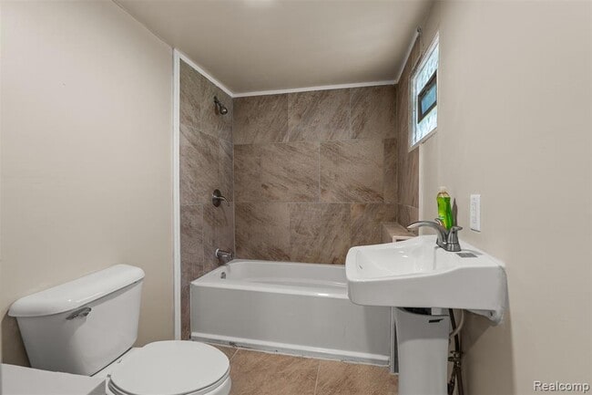 Photo - 14875 Dolphin St