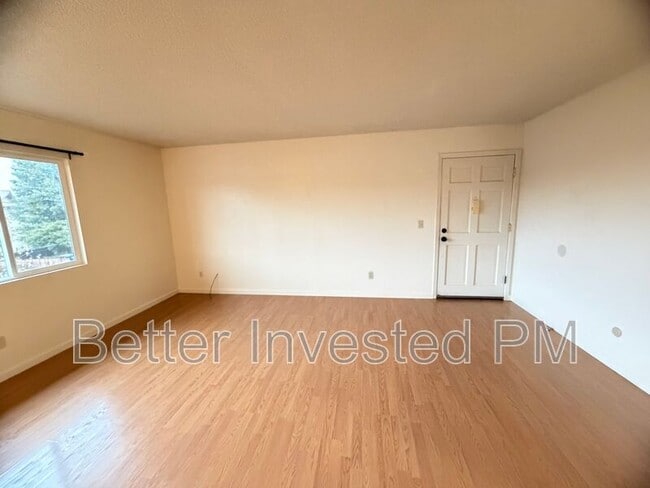 Photo - 175 Oak Manor Ct Unit D
