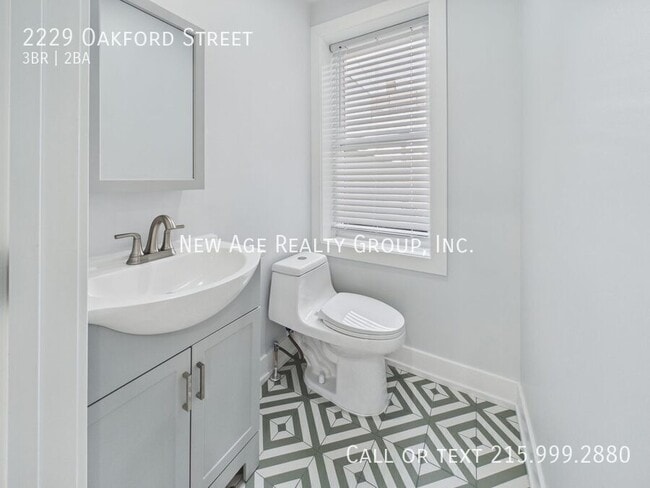 Photo - 2229 Oakford St