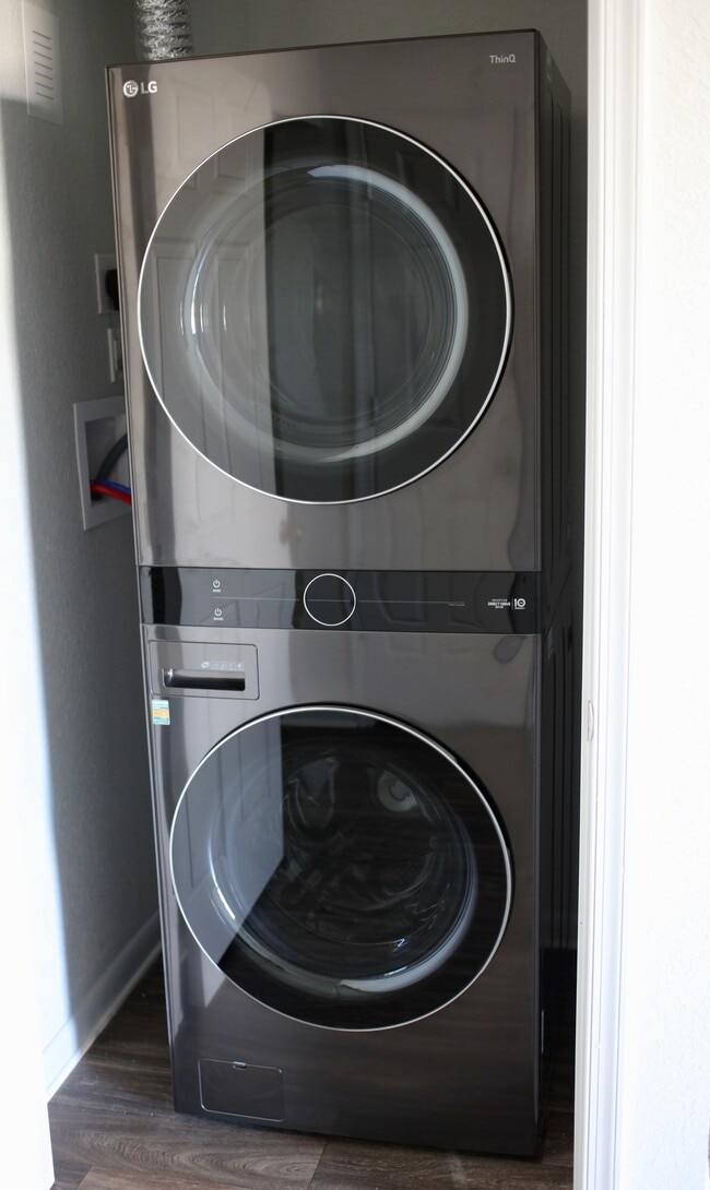 Full Sized Washer and Dryer in the Unit!!