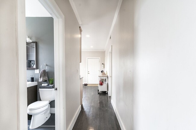 Building Photo - 2310 N Kenneth Ave Unit 1 Rental