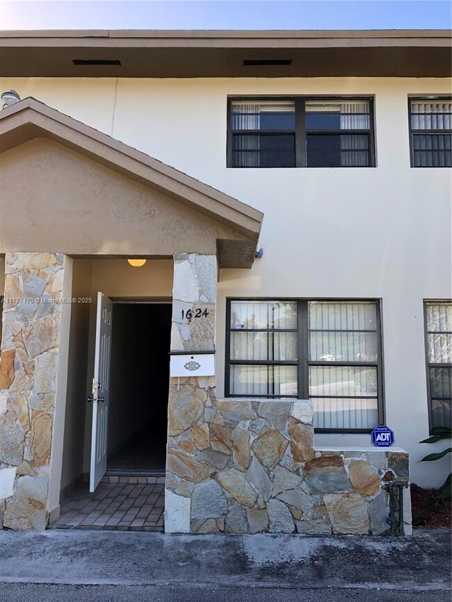 Photo - 1624 NE 151st St