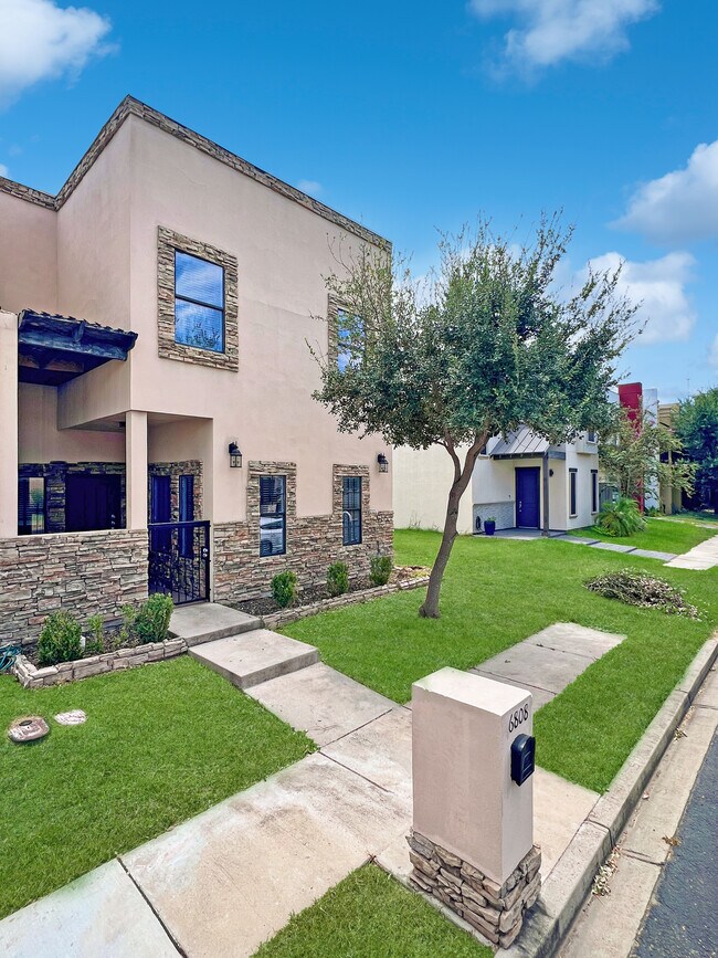 Building Photo - 6808 N 4th St Rental