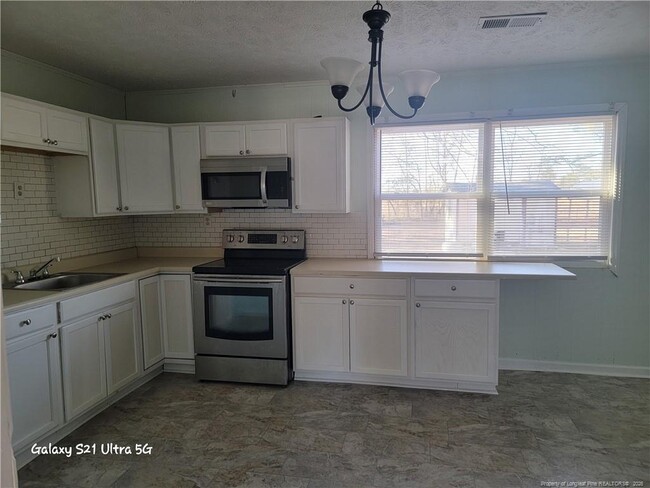 Photo - 6690 Turnpike Rd