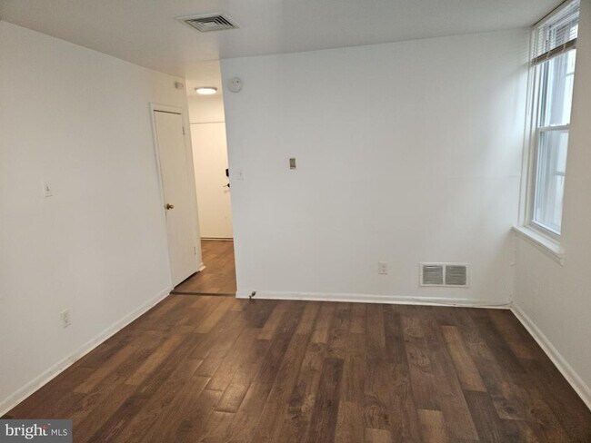 Photo - 1332 Wagner Ave