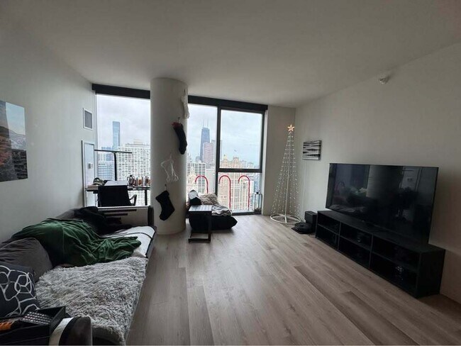 Photo - 88 E Wacker Pl