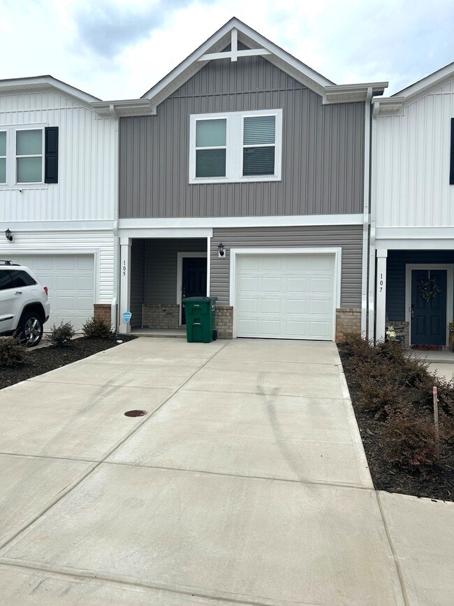 Photo - 105 Pleasure Ln