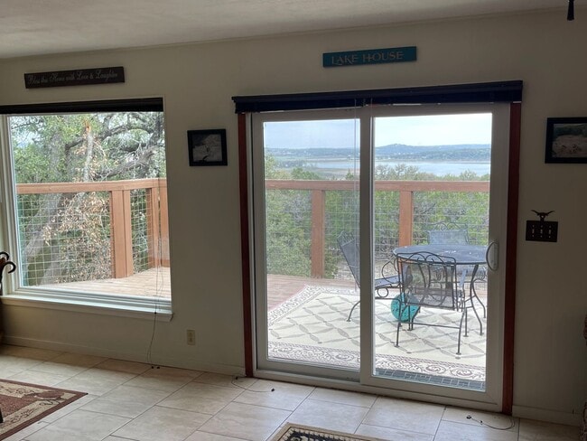 Building Photo - NEW ON MARKET