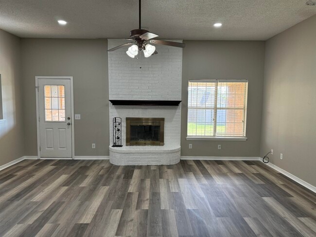 Photo - 15 Bazely Cir