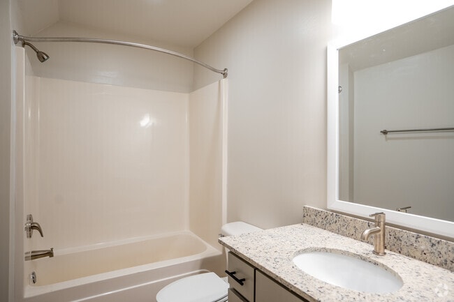 3BR, 2BA - 1,394SF - Bathroom